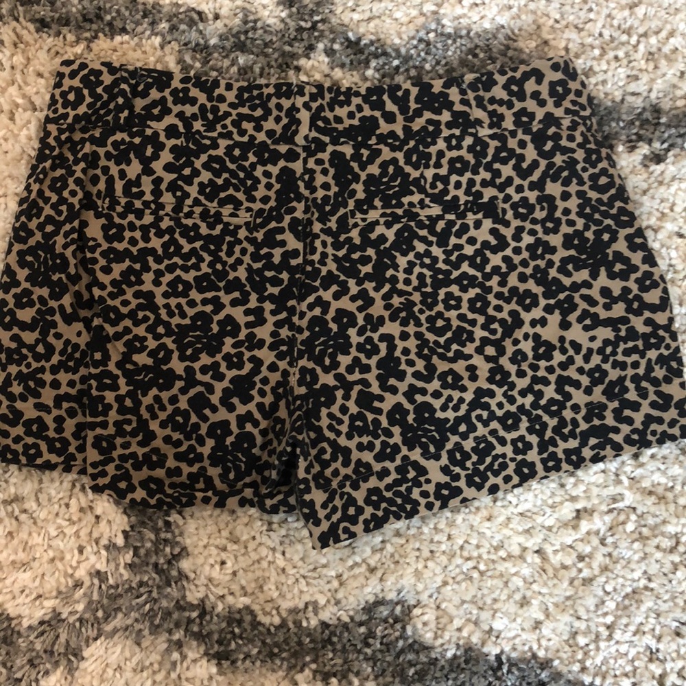 LEOPARD PRINT SHORTS - Picture 2 of 3